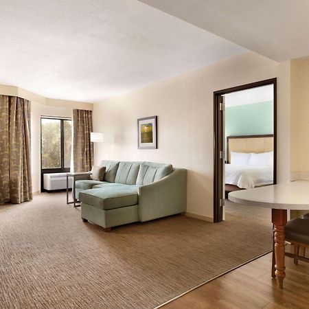 Hampton Inn & Suites Tarpon Springs Exterior photo