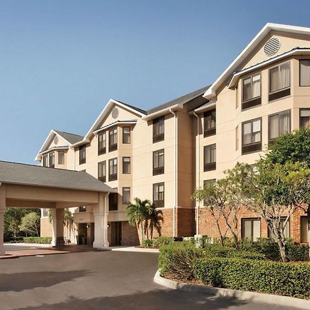 Hampton Inn & Suites Tarpon Springs Exterior photo