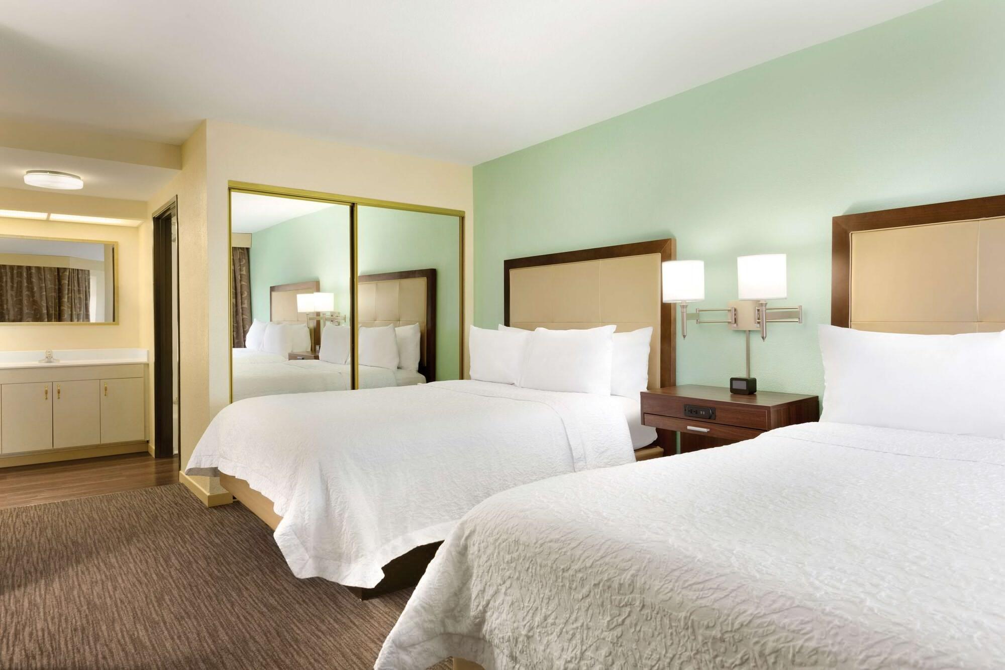 Hampton Inn & Suites Tarpon Springs Exterior photo