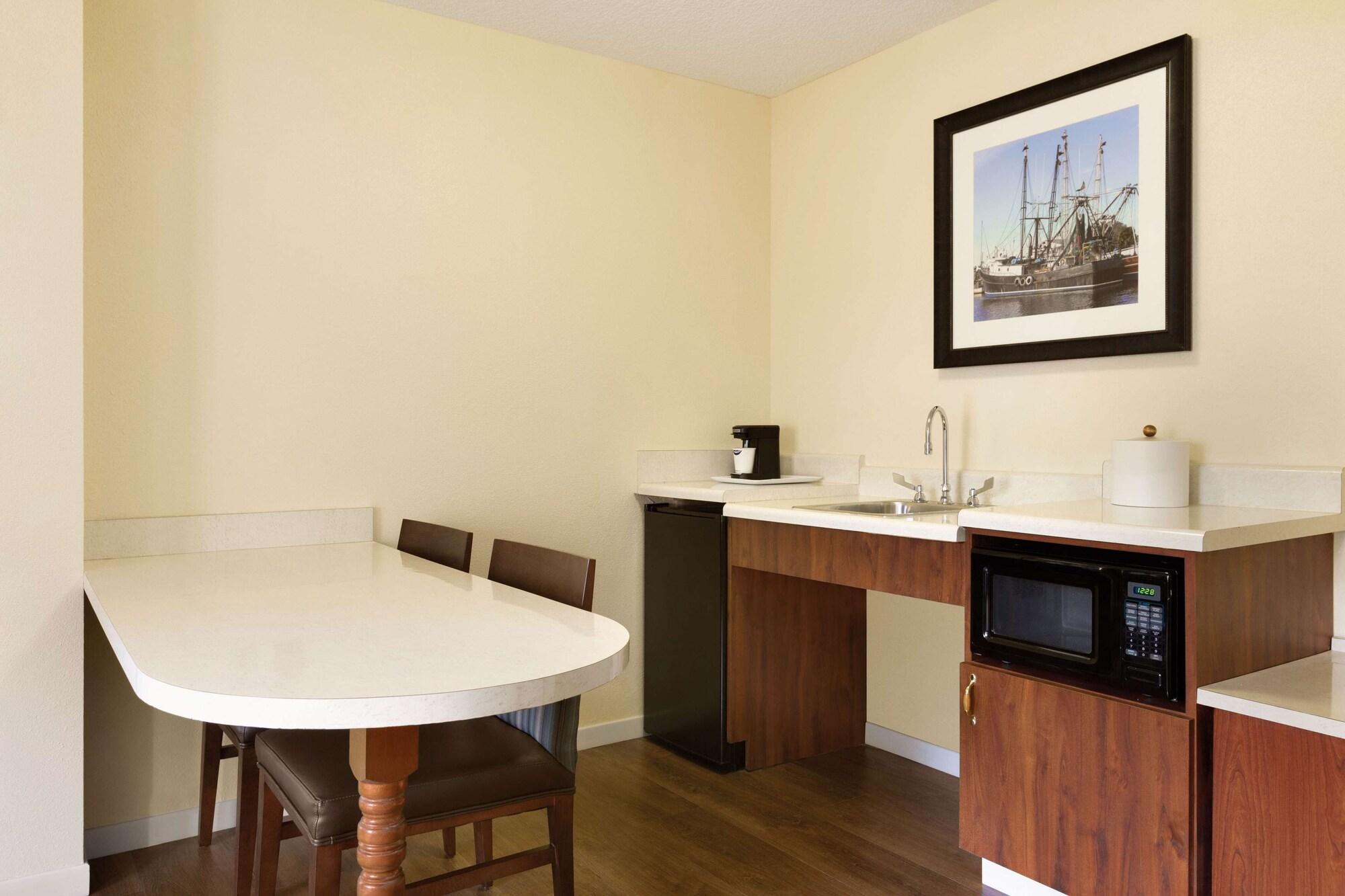 Hampton Inn & Suites Tarpon Springs Exterior photo