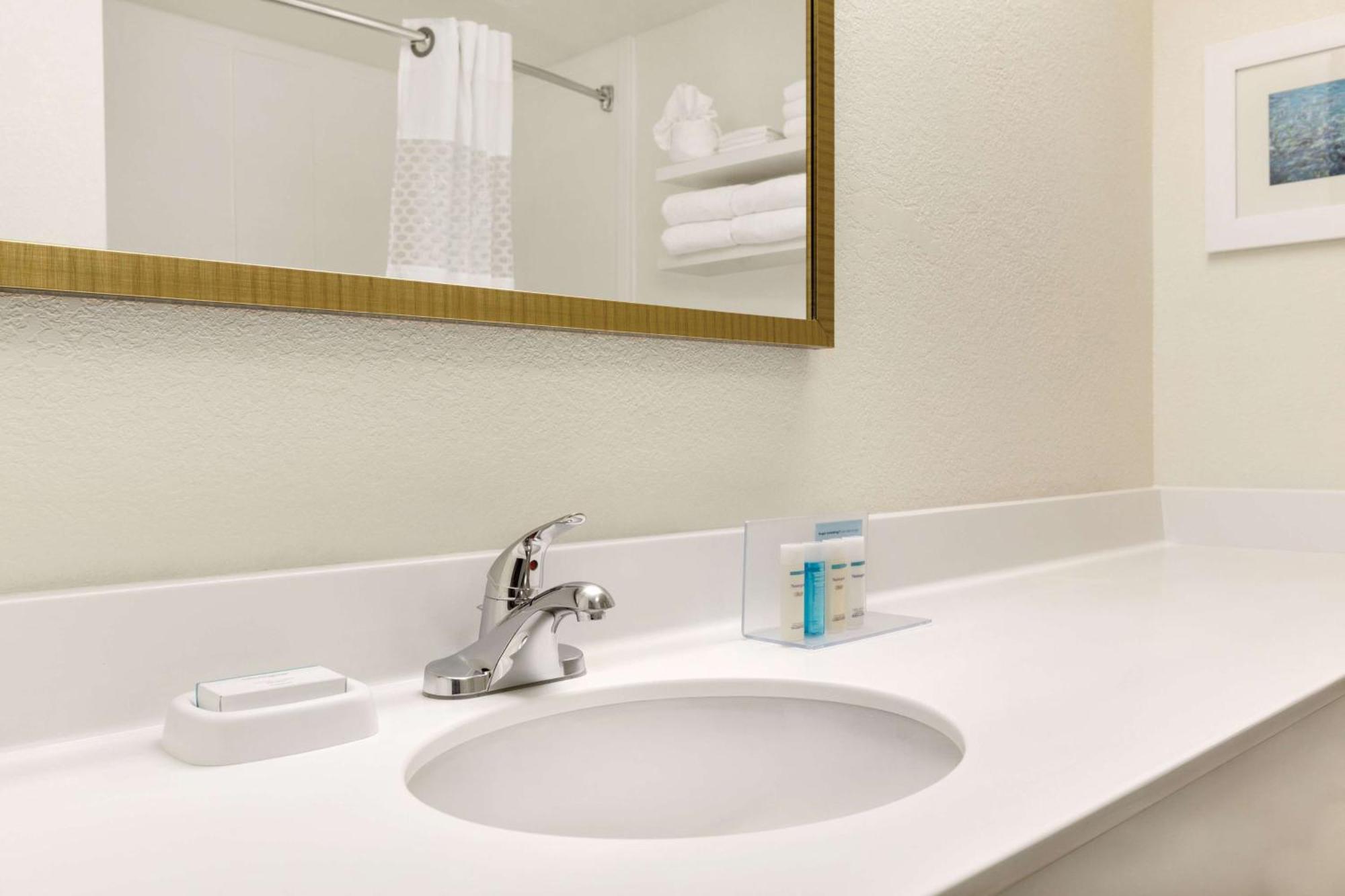 Hampton Inn & Suites Tarpon Springs Exterior photo